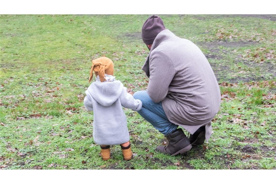 Studie: Elterngeld seit Einführung deutlich weniger wert Der Höchstsatz beim Elterngeld wurde jahrelang nicht nach oben angepasst. (Symbolbild)