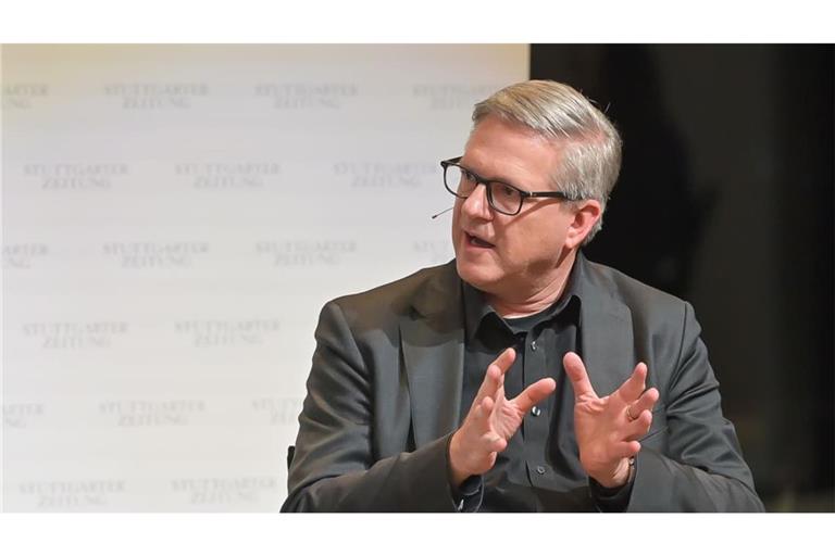 Der Hohenheimer Politologe Frank Brettschneider lässt jedes Jahr die Einstellung der Deutschen zur Demokratie erkunden. Die neuesten Erkenntnisse geben ihm Anlass zur Sorge.