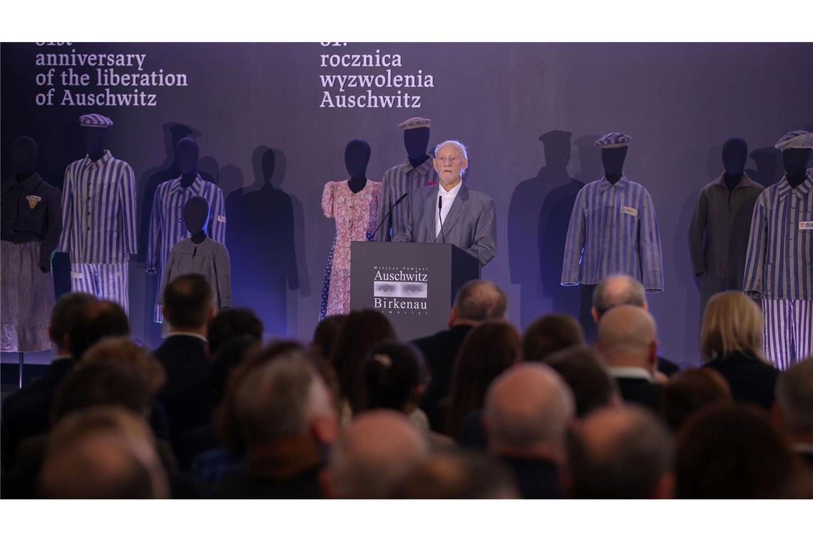Der Holocaust-Überlebende Bernard Offen warnte während der Gedenkfeier im ehemaligen deutschen Konzentrationslager Auschwitz-Birkenau vor wachsendem Hass. (Foto aktuell)