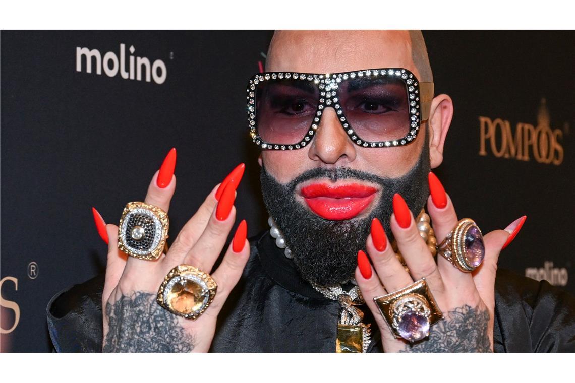 Der im baden-württembergischen Maulbronn geborene Modemacher Glööckler lebte lange in der Pfalz und wohnt heute in Berlin. (Archivbild)