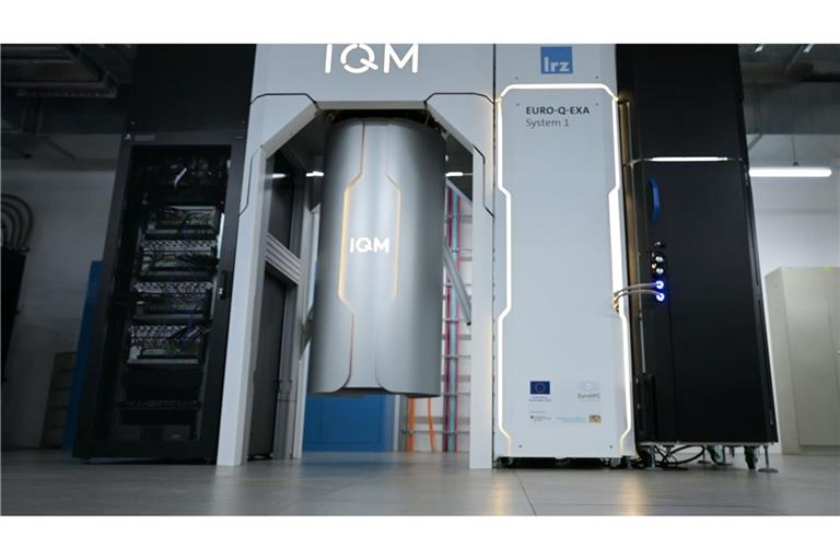 Der im Februar in Betrieb genommene Quantencomputer Euro-Q-Exa im Leibniz-Rechenzentrums der  Bayerischen Akademie der Wissenschaften. Die Quantentechnologie schreitet rasch voran. (Archiv)