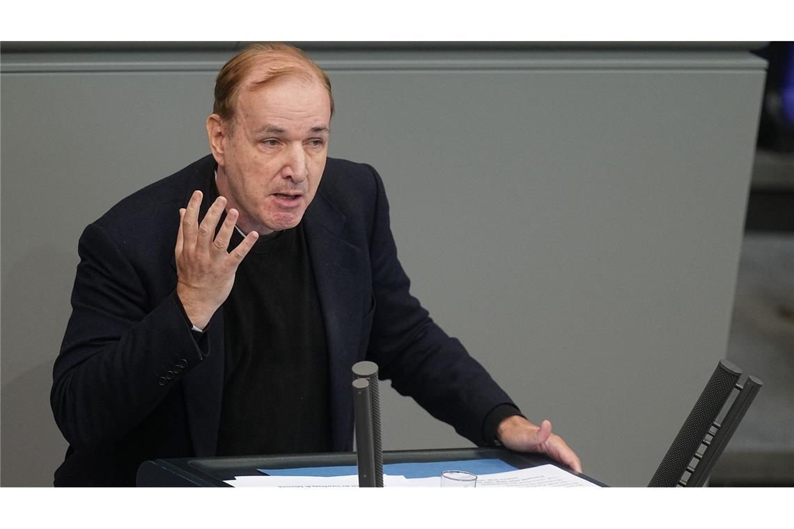 Dobrindt rüstet auf bei innerer Sicherheit - Drohnenabwehr Der innenpolitische Sprecher der AfD-Fraktion, Gottfried Curio, sagte mit Blick auf den russischen Angriffskrieg: "Der Bürger will eine Regierung, die sich kümmert, aber um die Probleme im Land und nicht Milliarden in der Ukraine verbrennt."