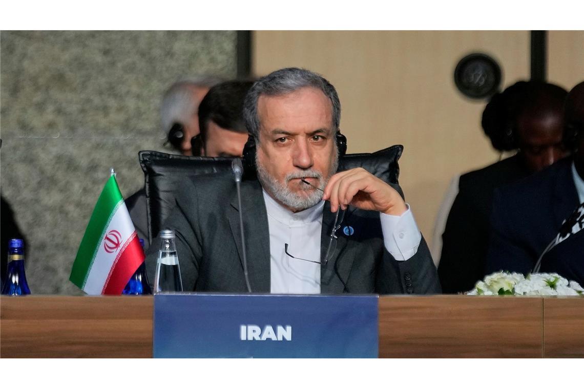 Israel greift im Iran Werk für Uran-Zentrifugen an Der Iran will laut Außenminister Araghtschi nicht verhandeln, solange Israels Angriffe andauern.