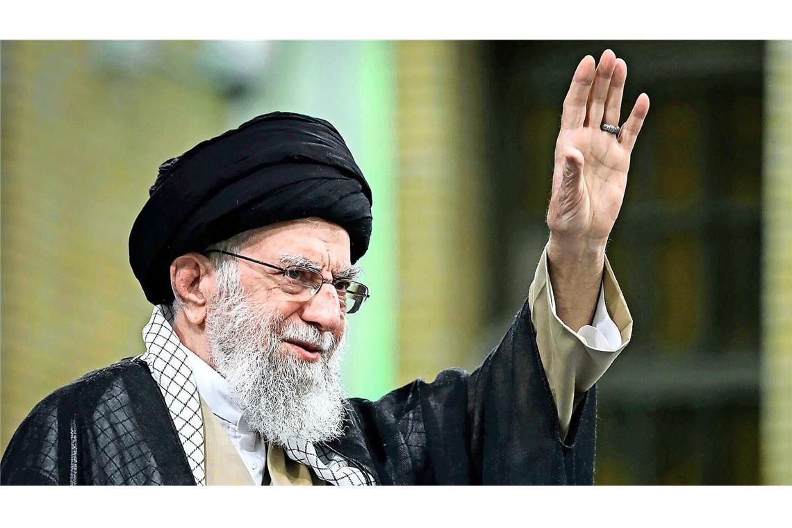 Der iranische Revolutionsführer Ajatollah Ali Chamenei wurde am Samstag von US-amerikanischen Streitkräften im Iran umgebracht.