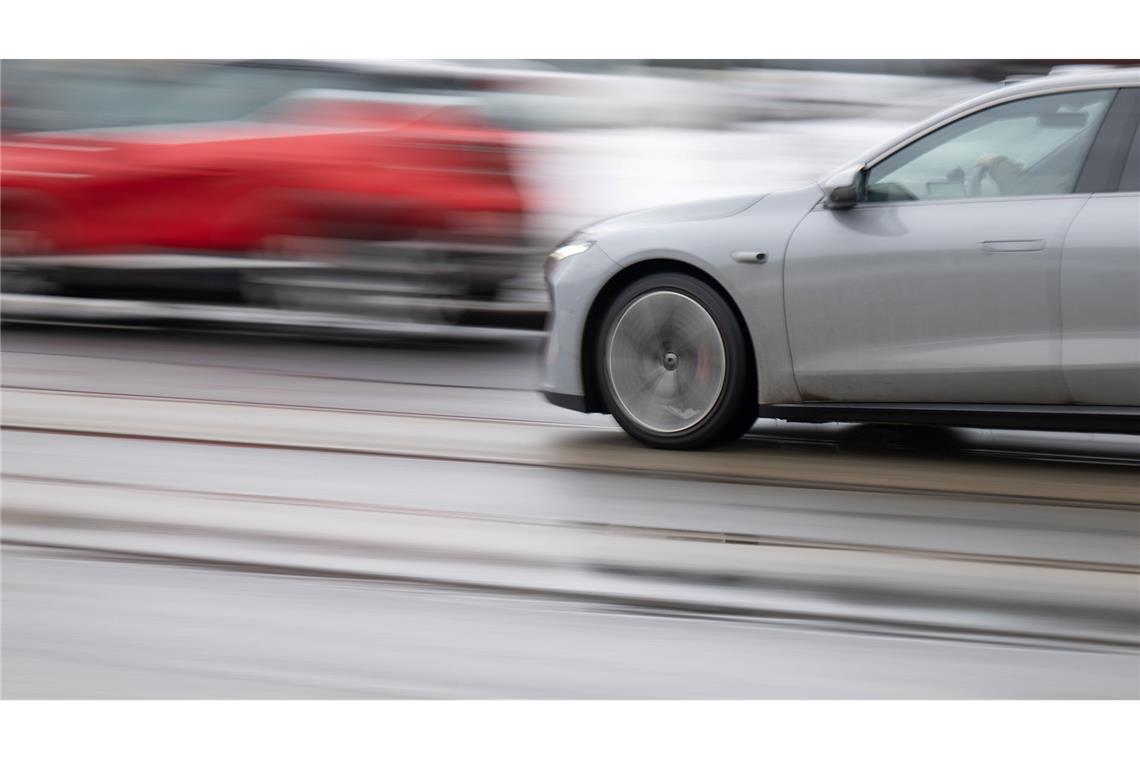 Führerscheinneuling mit fast 100 Sachen zu schnell unterwegs Der junge Fahrer war fast 100 Kilometer pro Stunde zu schnell unterwegs. (Foto - Illustration)