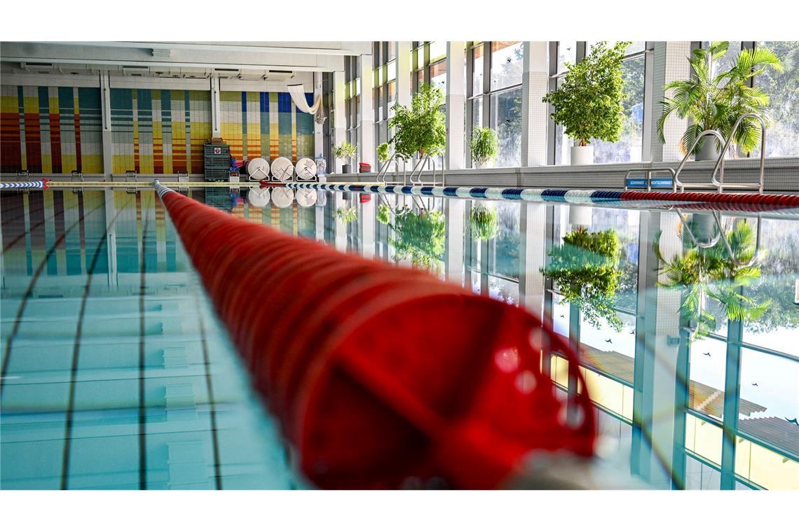 Kind stirbt nach Schwimmunterricht: Lehrerinnen verurteilt Der Junge konnte noch reanimiert werden, starb aber Tage später im Krankenhaus. (Symbolbild)