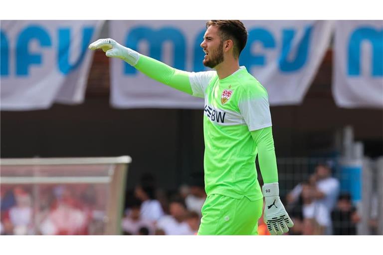 Der junge Torhüter Dennis Seimen soll erstmals in der Bundesliga die Abwehr des VfB Stuttgart dirigieren.