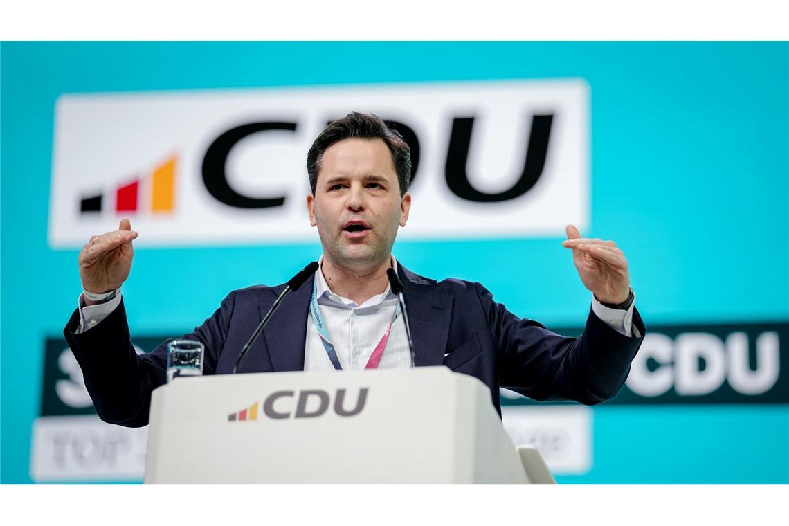 Der Junge-Union-Chef Johannes Winkel will Beamte in die Rentenreform einbeziehen. (Archivbild)