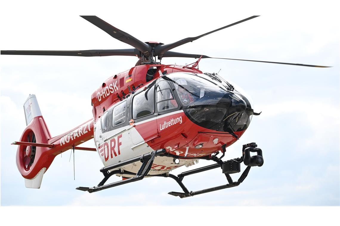 Unfall mit E-Scooter: 15-Jähriger lebensgefährlich verletzt Der Junge wurde mit einem Rettungshubschrauber in eine Klinik gebracht. (Symbolbild)