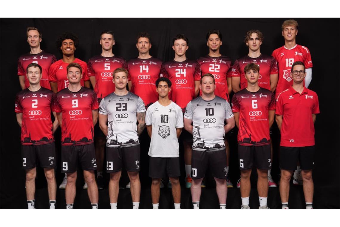 Der Kader der Volleyballer des SV Fellbach in der Saison 2026/2027&nbsp;– hinten, von links:Constantin Wagner, Said Rothenhäusler, Cedrik Holzwarth, Matthias Welsch, Ivan Kobas, David Santiago-Bruckner, Michael Schneidt, Kian Heissenberger; vorn, von links: Mario Maser, Ruben Espinosa, Niklas Zimmermann, Amin Harbee, Ilias Theiß, Sky Kraft, Trainer Alexander Vorsterman van Oijen.<br> Es fehlen: Michael Anderl, Max von Berg und Oliver Pesch.