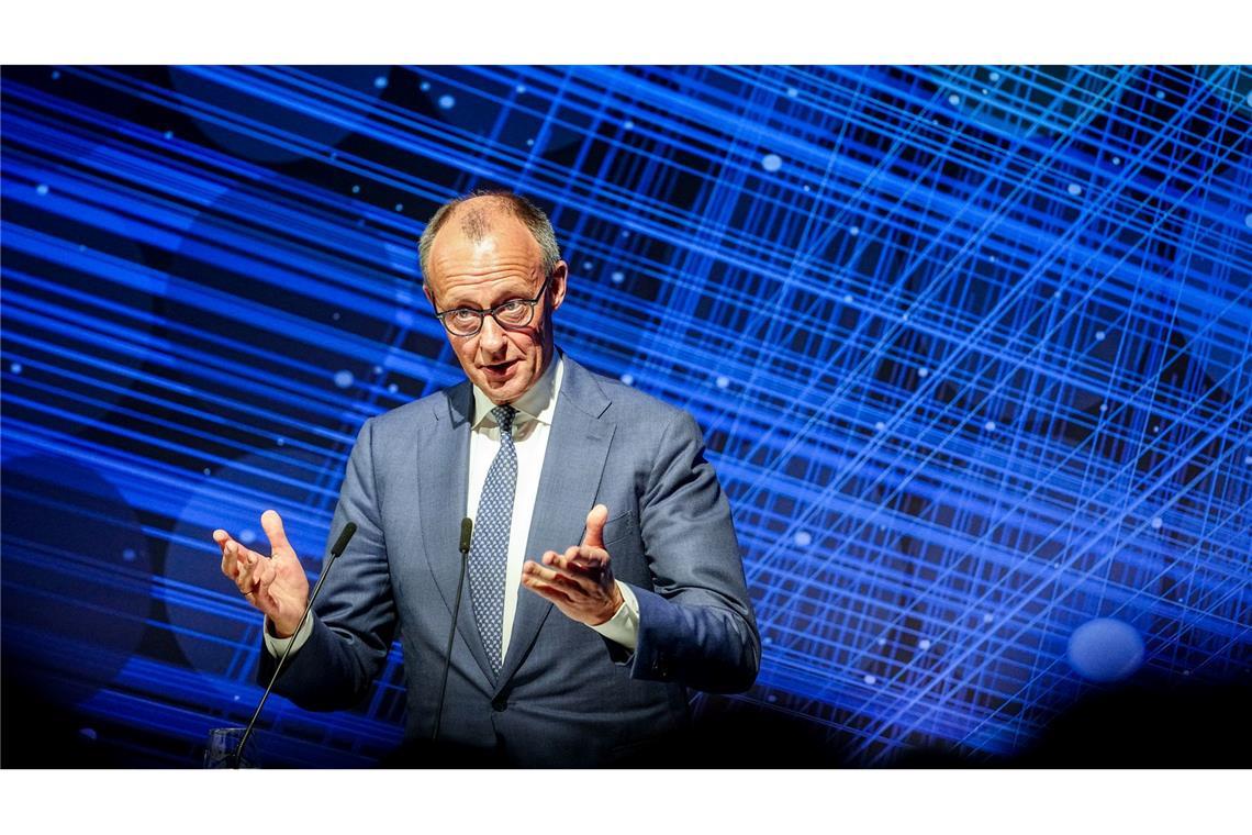 Der Kanzler stimmt die Bürger auf grundlegende Veränderungen bei der Rente ein.