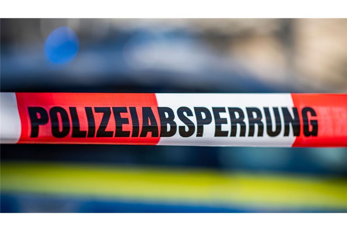 Der kleine Junge war in Schaumfolie und mehrere Säcke gewickelt (Symbolbild).