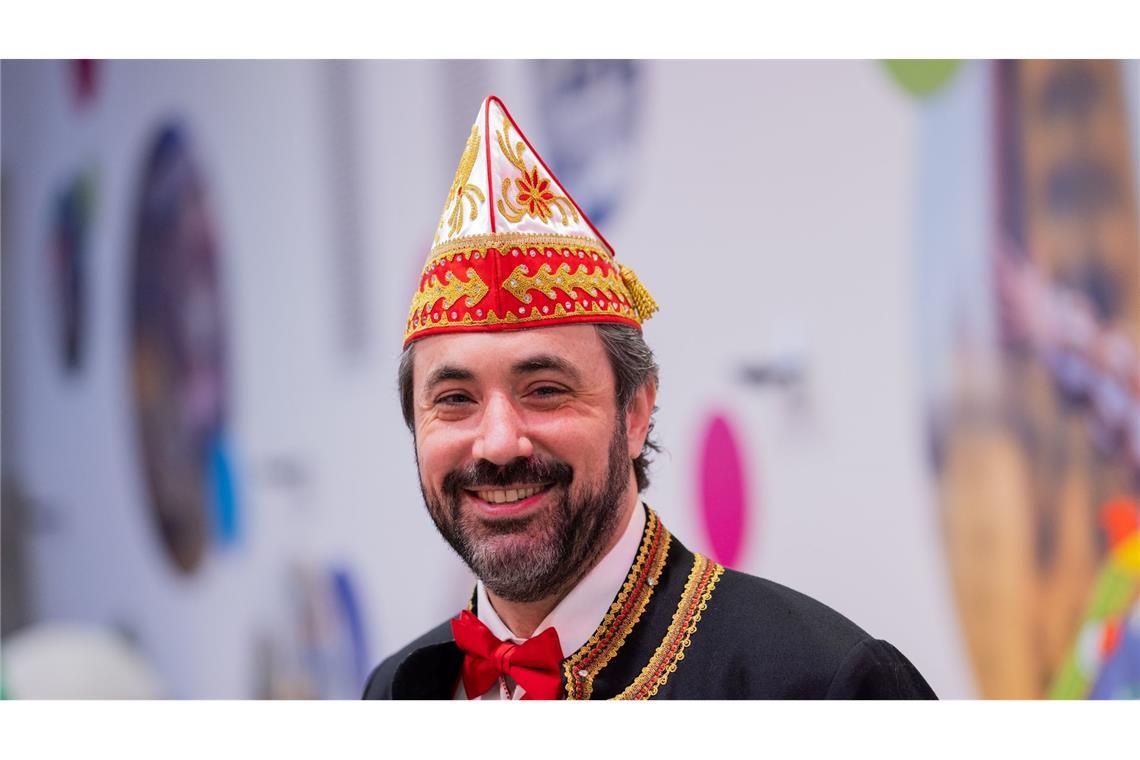 Der Kölner Zugleiter Marc Michelske verteidigt das Fehlen eines Putin-Wagens im Rosenmontagszug. (Archivbild)