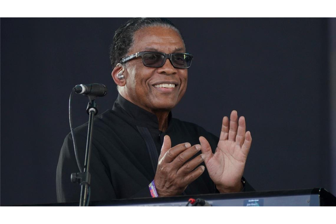 Klavier üben - oder YouTube schauen? Pianist Hancock wird 85 Der "König des Jazz", Herbie Hancock, wird 85 Jahre alt. (Archivbild)