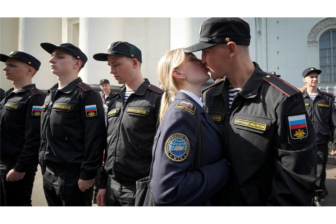 Baerbock verlangt von Putin Waffenruhe ohne Vorbedingungen Der Kreml zieht 160.000 Männer zum Wehrdienst ein. (Archivbild)