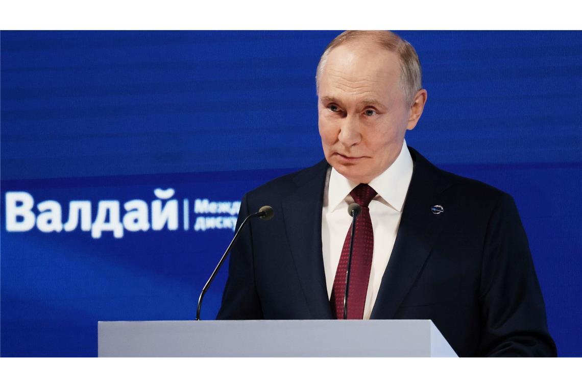 Putin warnt USA vor Tomahawk-Raketen für die Ukraine Der Kremlchef erläuterte vor Außenpolitikexperten mehrere Stunden lang seine Sicht auf die Welt.