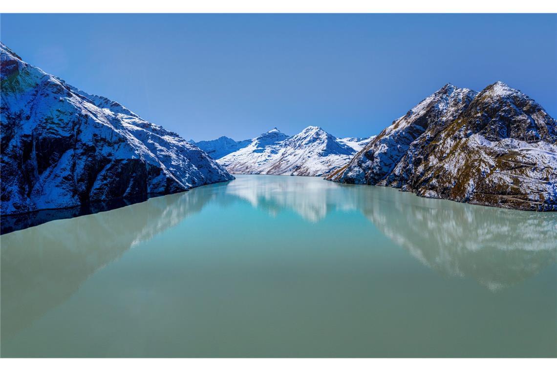 Zugang zu Grande Dixence nach einem Felssturz gesperrt Der Lac des Dix ist ein Stausee, der im oberen Teil des Val d’Hérémence im Kanton Wallis in der Schweiz liegt.