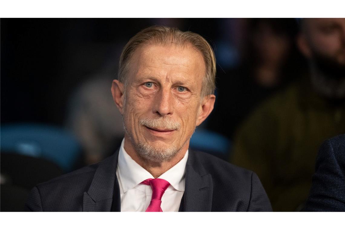 Von wem sich Deutschland und die Welt 2024 verabschiedeten Der langjährige Fußballtrainer Christoph Daum mit 70 Jahren gestorben. (Archivbild)