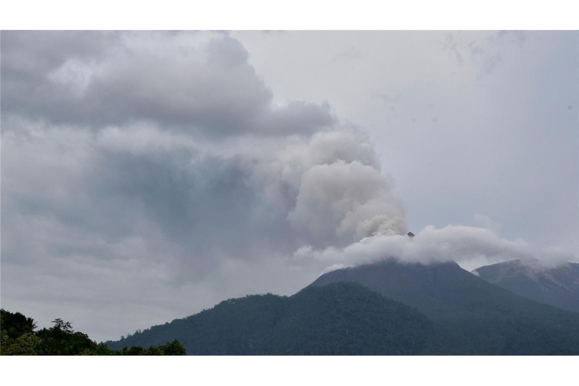 Vulkanausbruch in Indonesien: mindestens zehn Tote Der Lewotobi Laki-Laki ist schon seit Monaten wieder aktiv. (Archivbild)