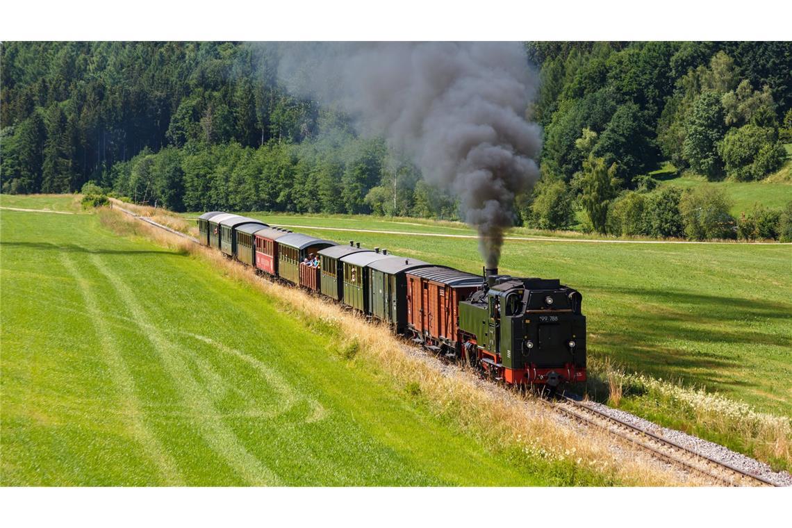 Fahrer interpretiert Signal falsch – Lieferwagen kollidiert mit „Öchsele“ Der Lieferwagen stieß mit der Museumsbahn „Öchsele“ zusammen. (Symbolfoto)