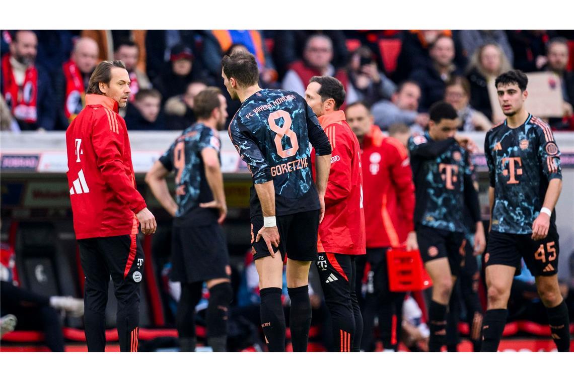 Kompany ehrlich: "Nicht unser schönstes Spiel" Der linke Oberschenkel zwickt: Für Leon Goretzka war schon vor der Pause Schluss.