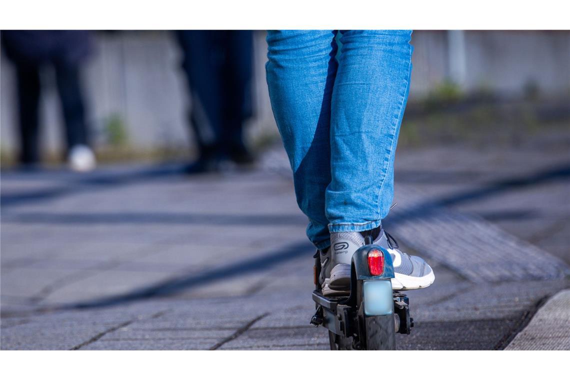 Lastwagen erfasst E-Scooter-Fahrer – 29-Jähriger stirbt