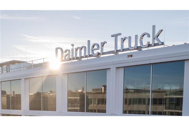 Der Lkw- und Bushersteller Daimler Truck hat seinen Hauptsitz in Leinfelden-Echterdingen.