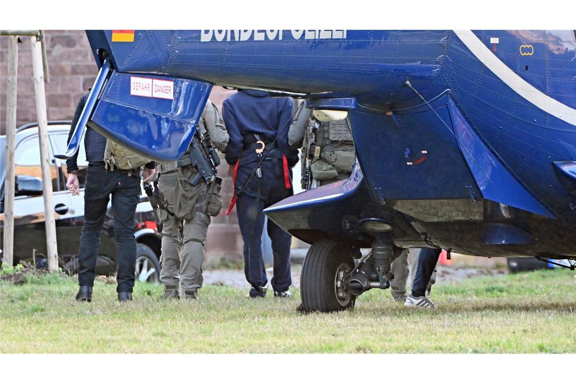 Der Mann hatte sich in Italien rechtlich gegen seine Auslieferung gewehrt - am Ende ohne Erfolg.