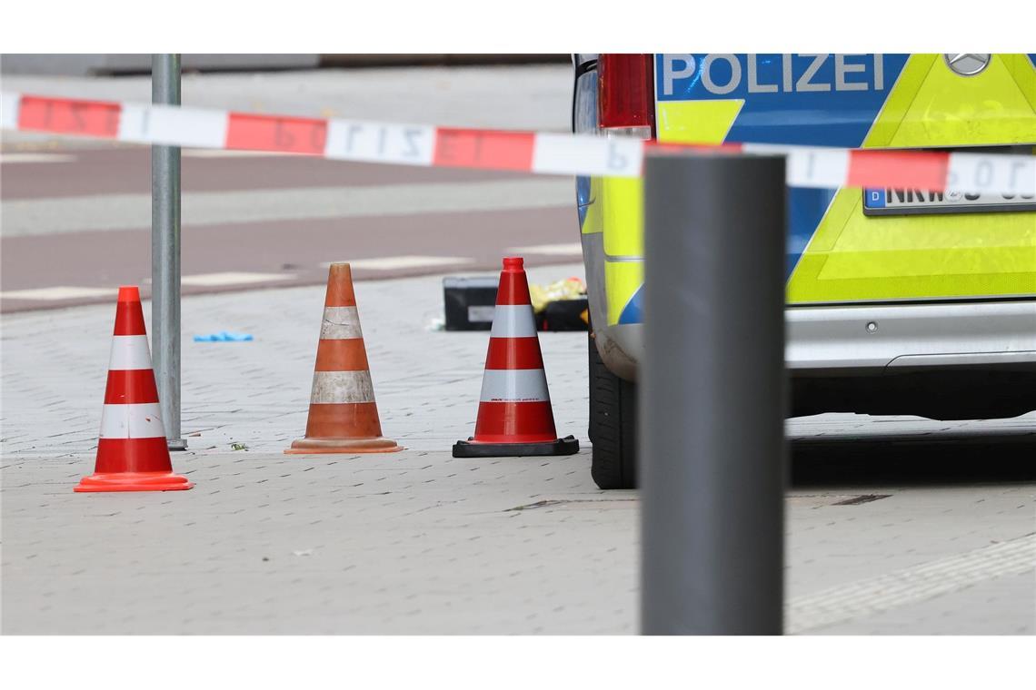 Polizei schießt in Düsseldorfer Zentrum auf Mann mit Waffe Der Mann kam ins Krankenhaus.