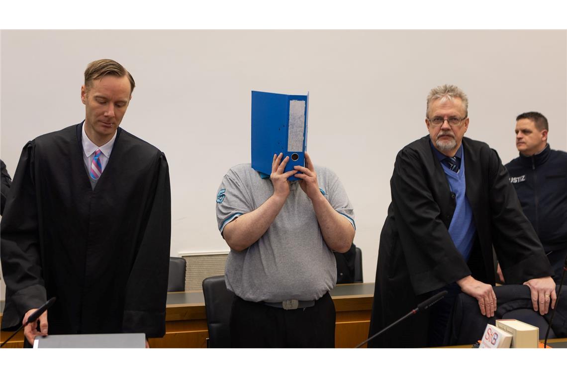 Erneut Sicherungsverwahrung für Ayleens Mörder angeordnet Der Mann sei infolge eines Hanges zu erheblichen Straftaten für die Allgemeinheit gefährlich, sagte der Vorsitzende Richter. (Archivbild)