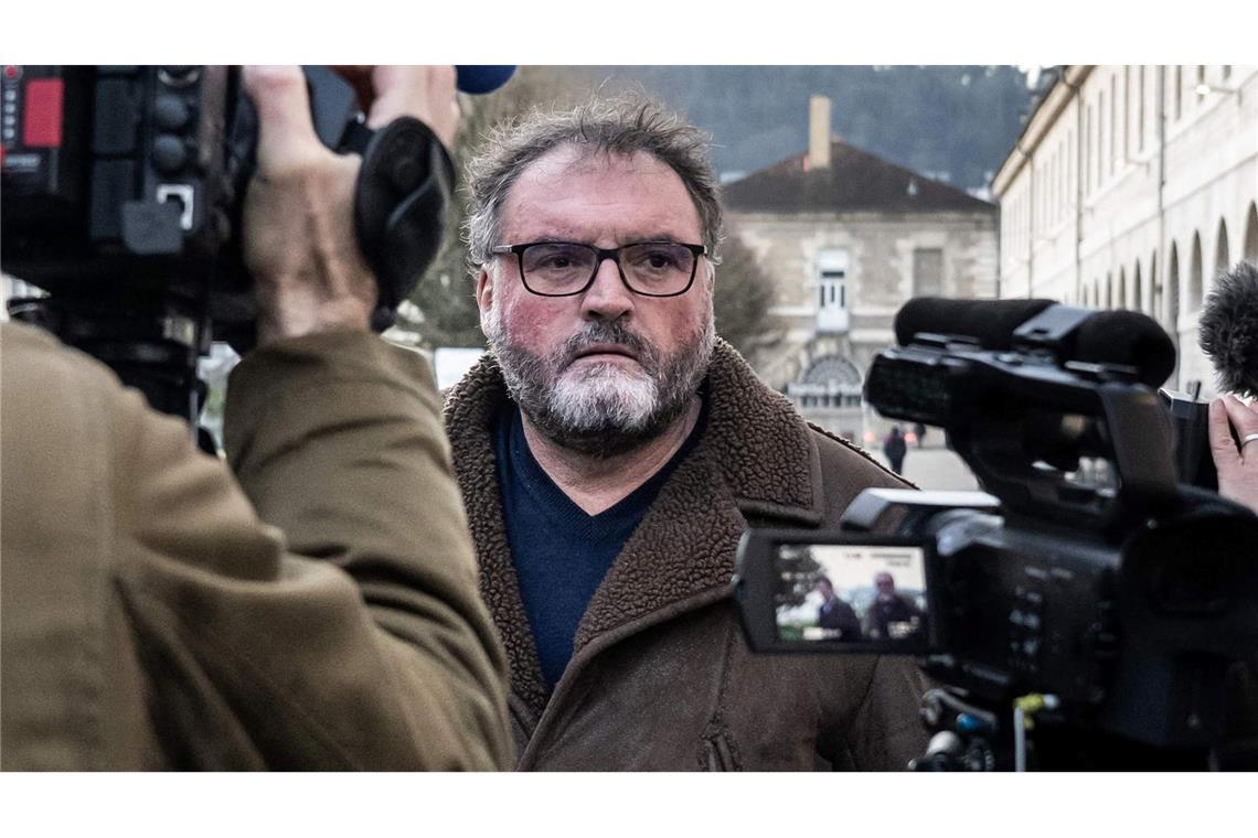 Der Mann selbst hat die Vorwürfe zurückgewiesen.