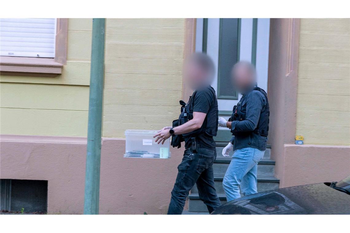 Der Mann steht im Verdacht, Geld für einen islamistischen Terroranschlag gesammelt zu haben.