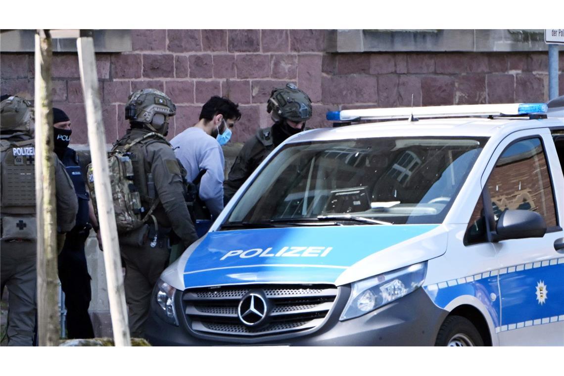 Neuer Haftbefehl gegen Münchner Anschlagsfahrer Der Mann wurde dem Ermittlungsrichter des Bundesgerichtshofs vorgeführt.