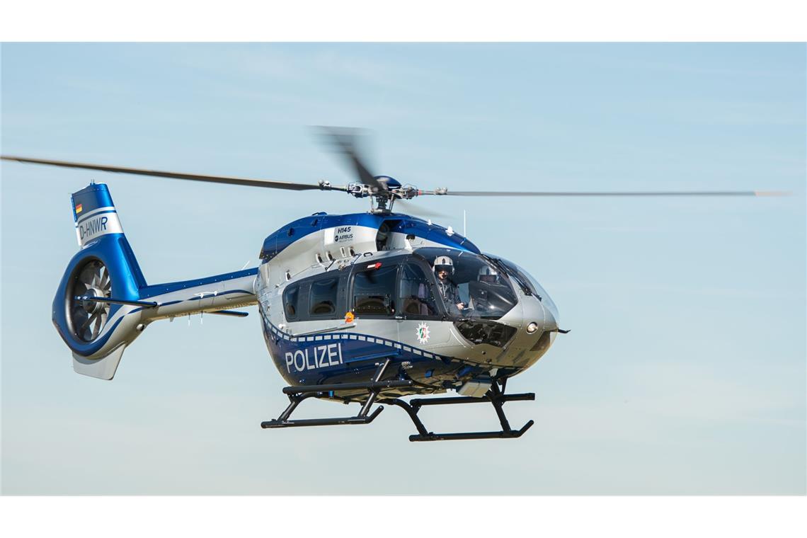 Der Mann wurde schließlich nach einem Notruf von einem Polizeihubschrauber gerettet. (Symbolfoto)