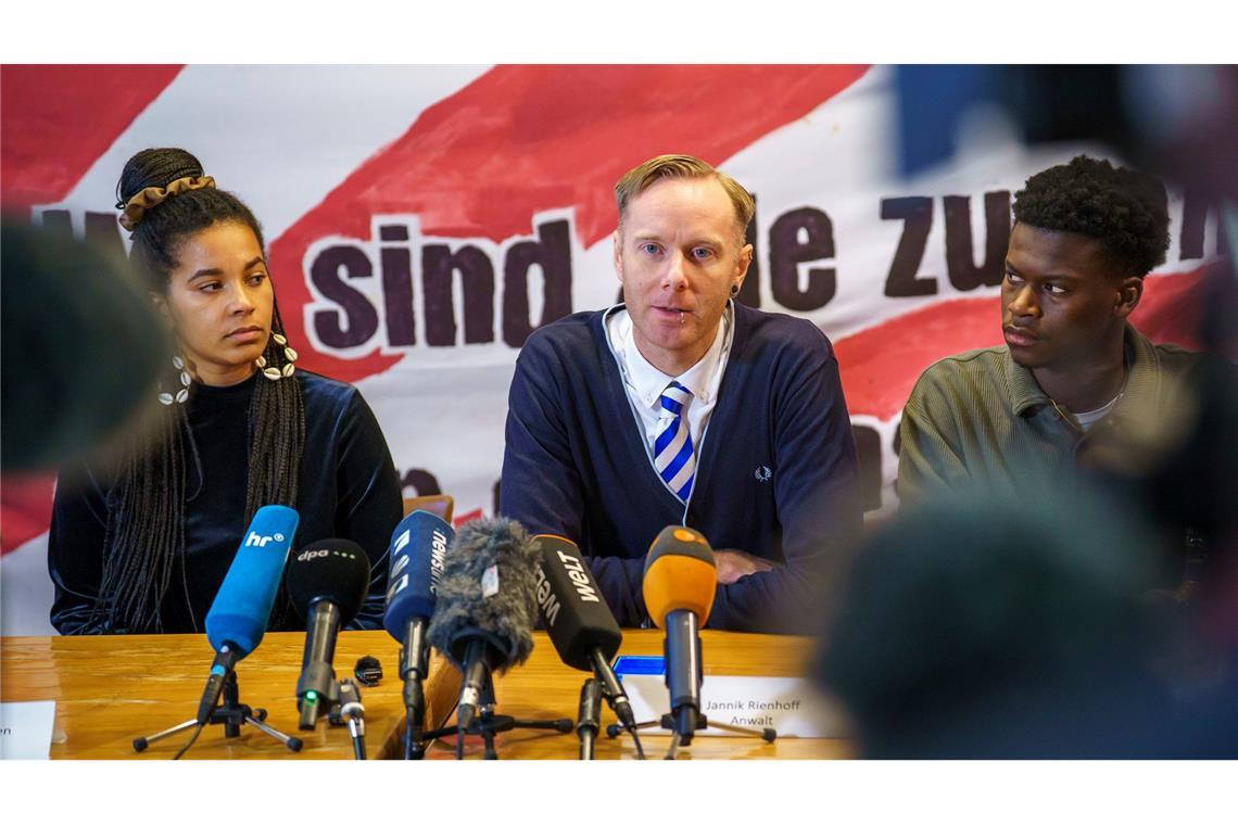 Der Marburger Anwalt Jannik Rienhoff sieht Rechtsbrüche seitens der Polizei während der Proteste gegen die Neugründung der AfD-Jugendorganisation in Gießen.