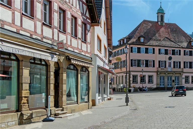 Der Marktplatz bekommt eine Einbahnstraßenregelung. Künftig ist die Einfahrt nur noch von der Ochsenkreuzung her möglich.  Fotos: Stefan Bossow