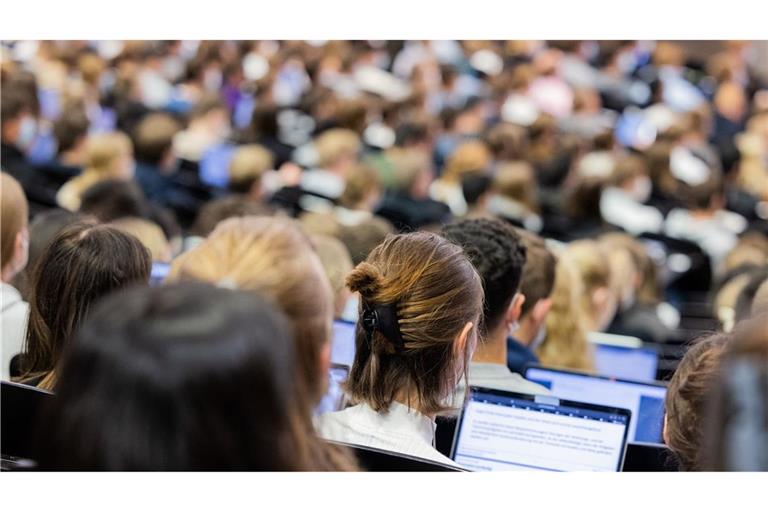 Der Massenbetrieb im Hörsaal ist angesichts digitaler Studienformate heute für viele Studierende nicht mehr attraktiv.