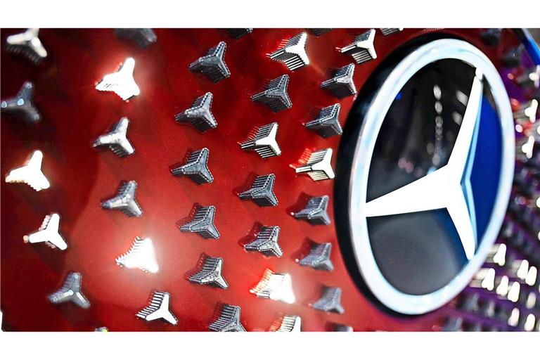 Der   Mercedes-Stern dient Betrügern gerade als Lockmittel.