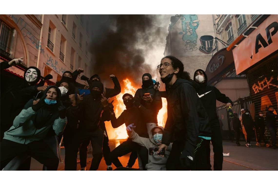 Der Mob tobt in Paris.