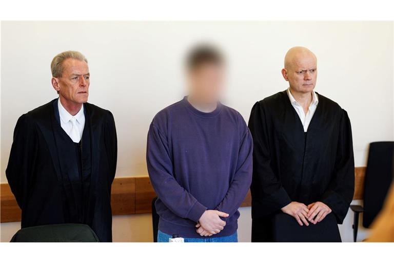 Der Mordprozess hat am Landgericht Detmold mit einem Geständnis des Angeklagten begonnen.