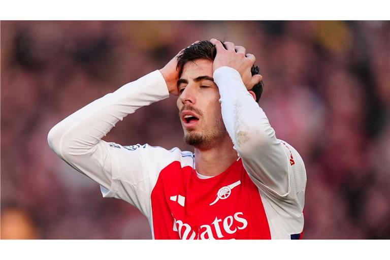 Der Nationalspieler muss operiert werden.