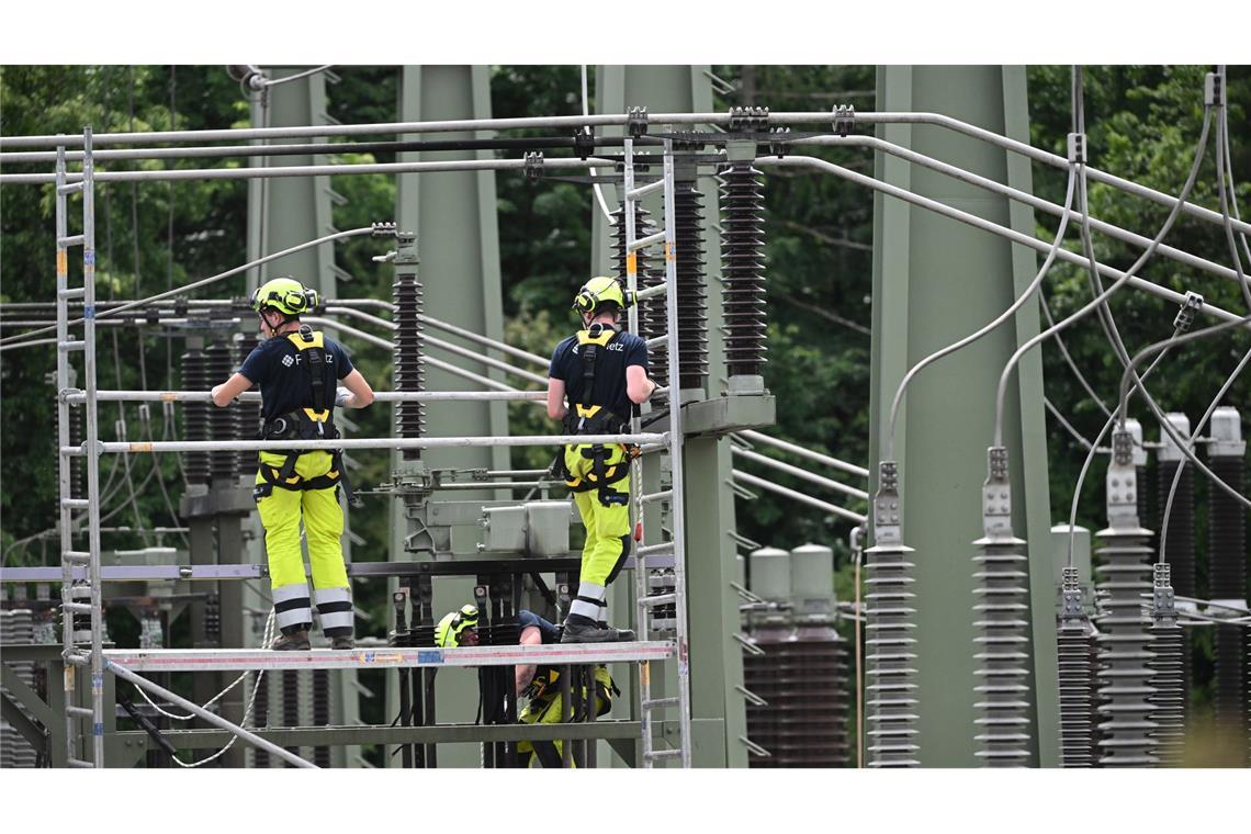 Ermittler prüfen Hinweise auf Brandstiftung in Umspannwerk
