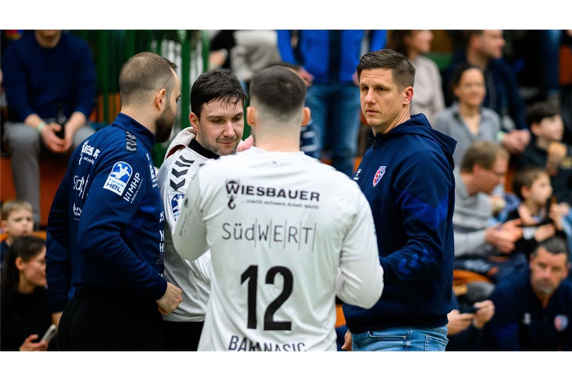 Testspielsieg mit neuem Torwart-Trainer Der neue Bietigheimer Torwart-Trainer Jürgen Müller mit den Keepern Filip Baranasic, ,Daniel Rebmann und Fredrik Genz (v. re.).