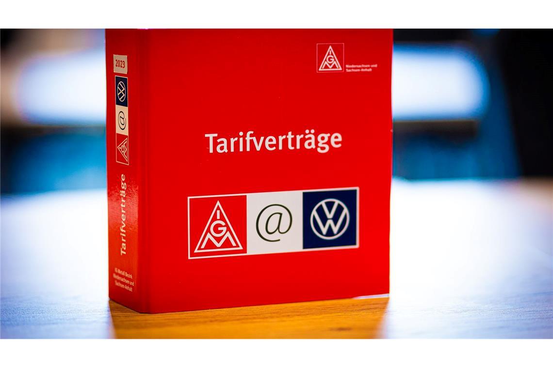 Notfallklausel ermöglicht 28-Stunden-Woche bei VW Der neue VW-Haustarif enthält auch eine Notfallklausel, die zu Lohnkürzungen führen könnte. (Archivfoto)