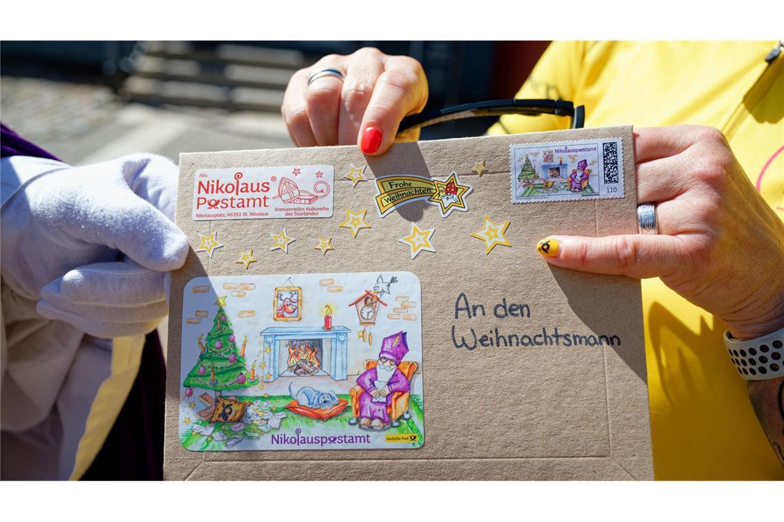 Der Nikolaus wünscht sich, dass der Weihnachtsmann ihm antwortet.