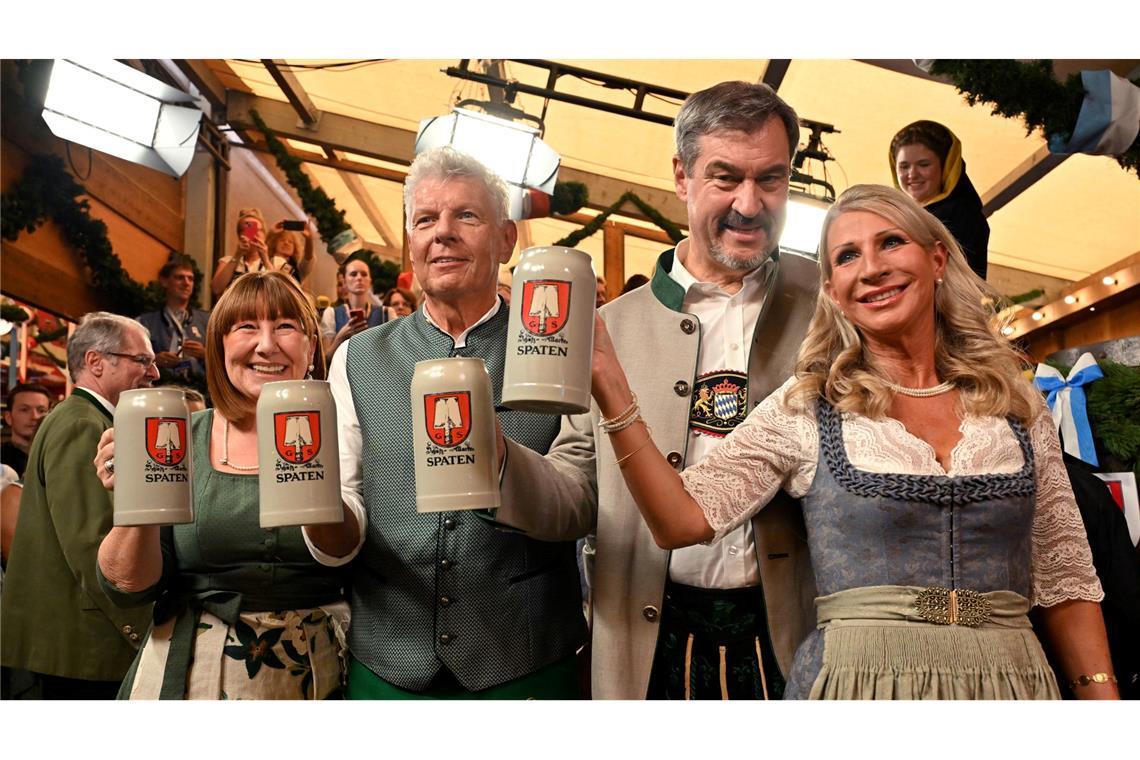 Was man zum Münchner Oktoberfest wissen muss Der Oberbürgermeister sticht an, der Ministerpräsident bekommt die erste Maß. (Archivbild)