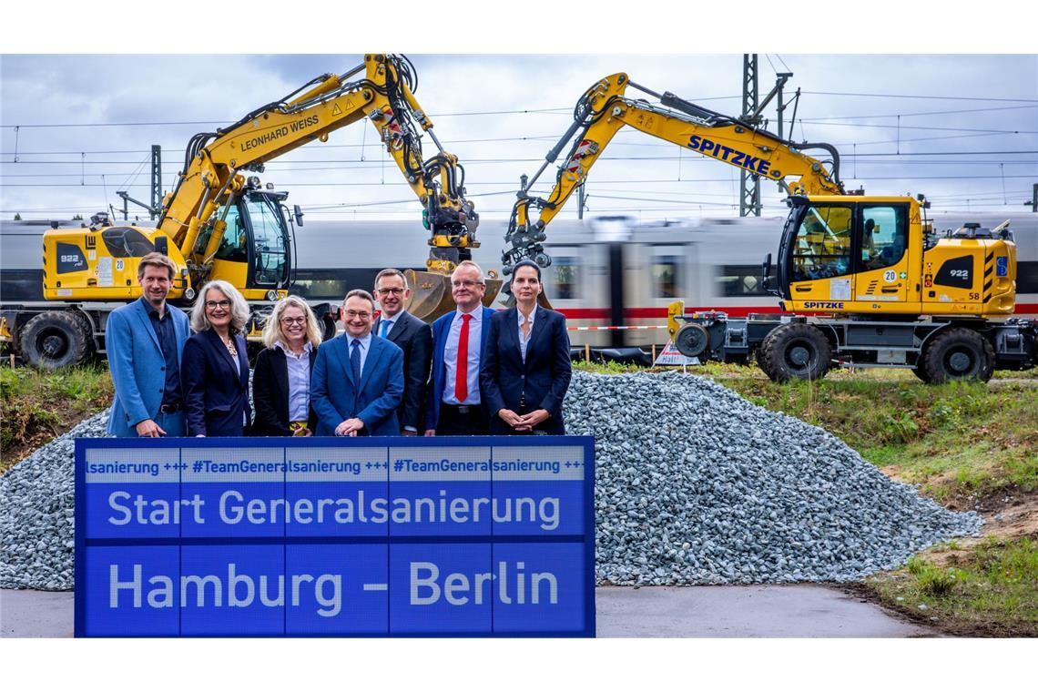 Größtes Bahn-Sanierungsprojekt in Deutschland gestartet Der offizielle Startschuss für die Generalsanierung der Bahnstrecke Berlin - Hamburg fällt auf etwa halber Strecke in Ludwigslust (Mecklenburg-Vorpommern).