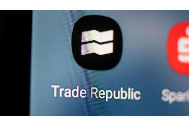 Der Online-Broker Trade Republic arbeitet rein App-basiert. (Archivbild)