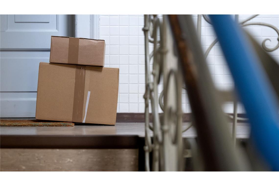Kunden bestellen vor Weihnachten weniger online Der Onlinehandel hat im Oktober und November in Deutschland weniger Geschäft gemacht als im Vorjahreszeitraum.