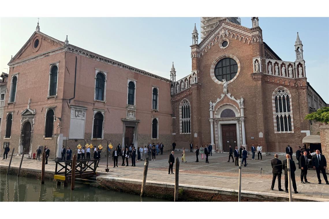Promi-Hochzeit in Venedig: Amazon-Gründer Bezos heiratet Der Ort der Party am Abend zuvor: die Klosterkirche Madonna dell'Orto.
